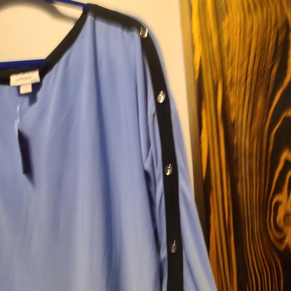 Avenue Blouse - Picture 3 of 5